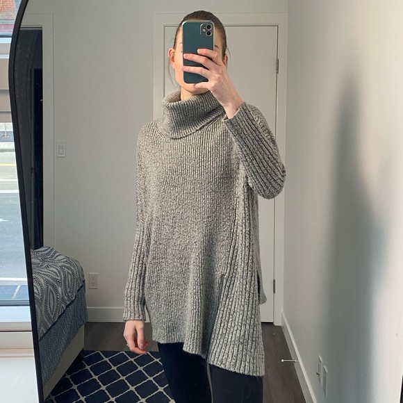 Kenar - Asymmetrical Grey Sweater - Knit - XS - Cowl Neck - Picture 1 of 3